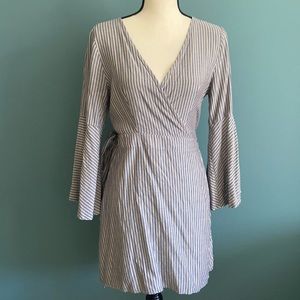 Ecoté Long Sleeve Wrap Dress Medium